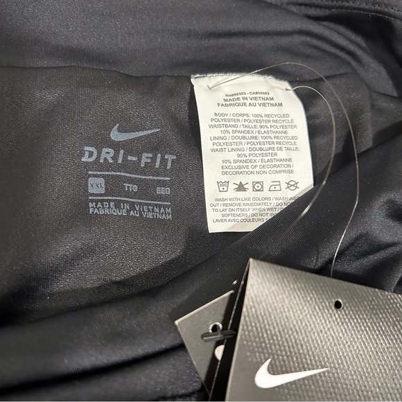 NIKE Women’s Running Shorts, Black NWT - Picture 6 of 10